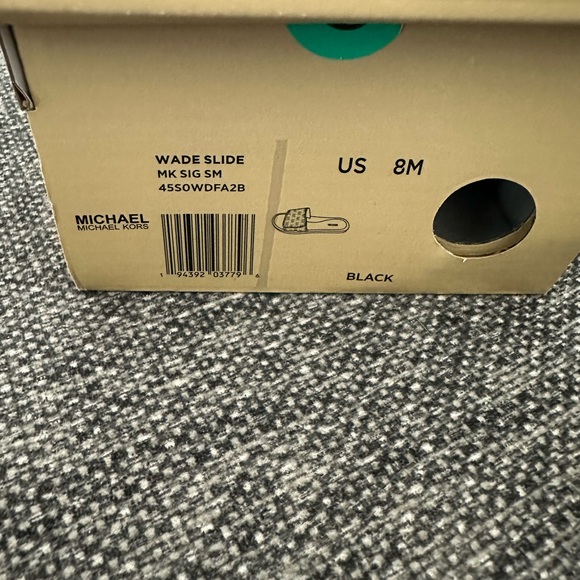 Michael Kors Wade slides size 8 - Picture 3 of 4